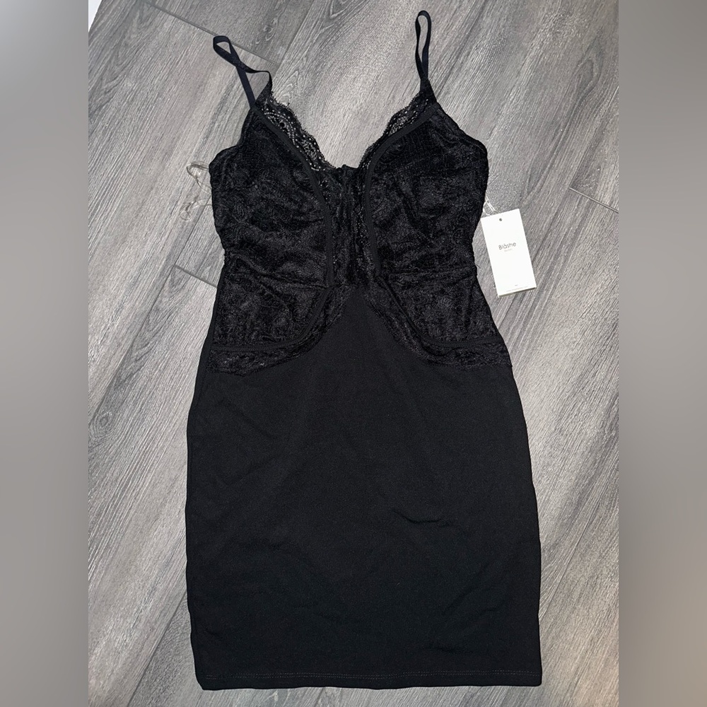 Lace trim black dress Size L